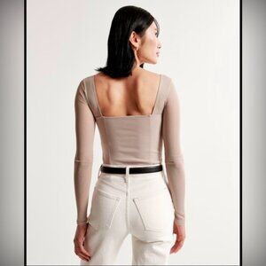Abercrombie & Fitch | NWT | Women’s | Long Sleeve | Crepe Square Neck | Top | M